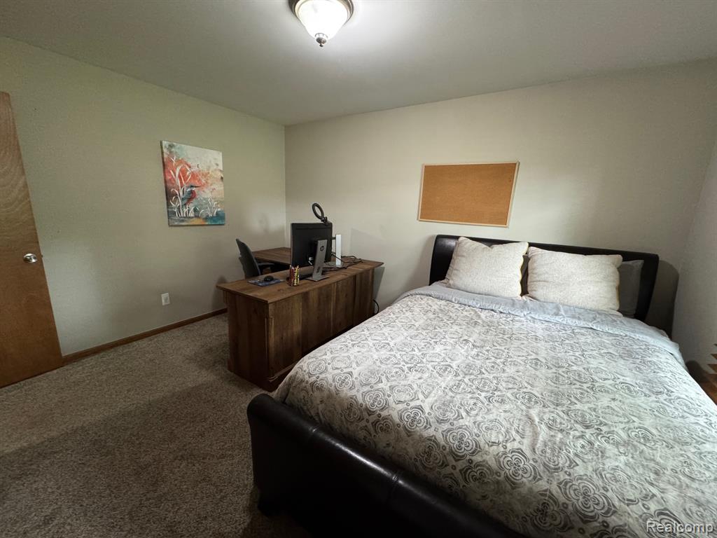 5851 Kingfisher Lane, Clarkston, MI — Photo 34