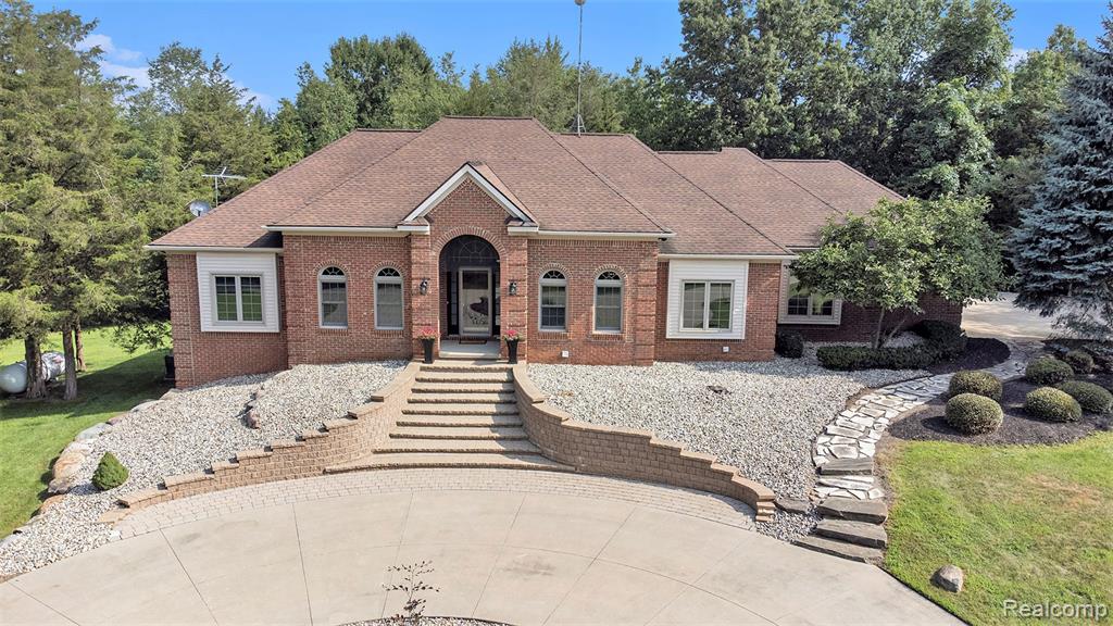6439 Cohoctah Road, Fenton, MI 48430 — Photo 37