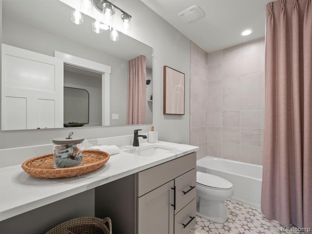 57762 Belfield Court, South Lyon, MI 48178 — Photo 22