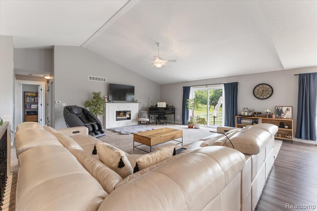 5606 Chatham Lane, Grand Blanc, MI 48439 — Photo 18