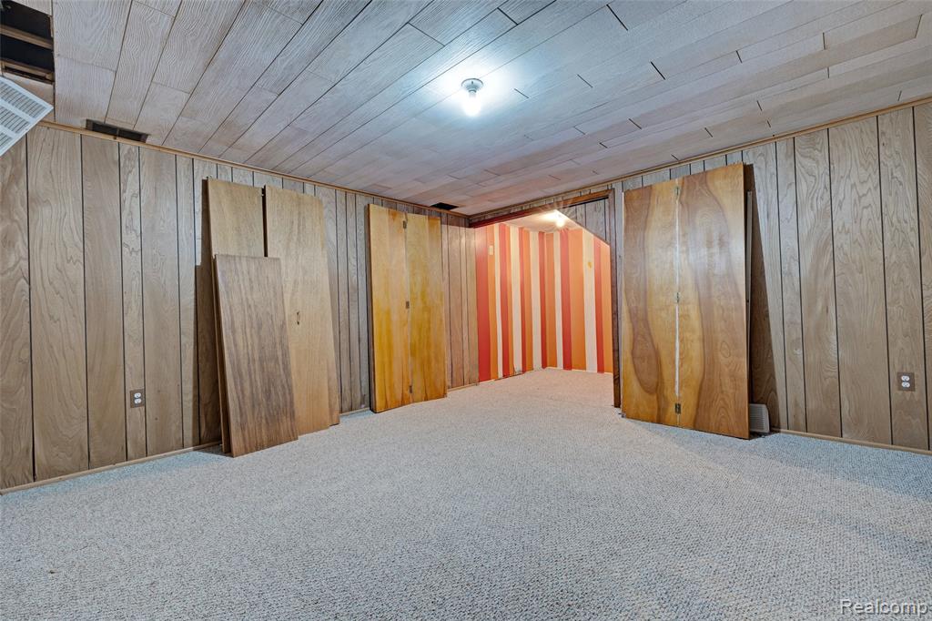 5936 Warbler Drive, Clarkston, MI — Photo 38