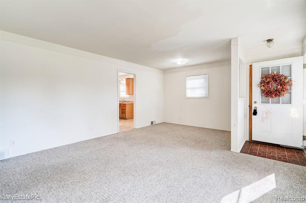 8242 RICKIE Lane, Westland, MI — Photo 5
