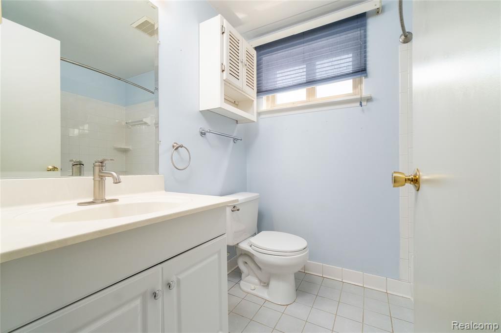 44114 Somerset Square, Canton, MI 48187 — Photo 24