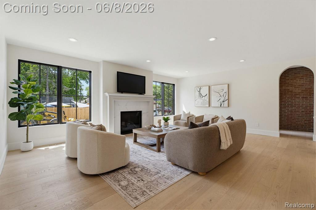 503 GIRARD Avenue, Royal Oak, MI 48073 — Photo 12