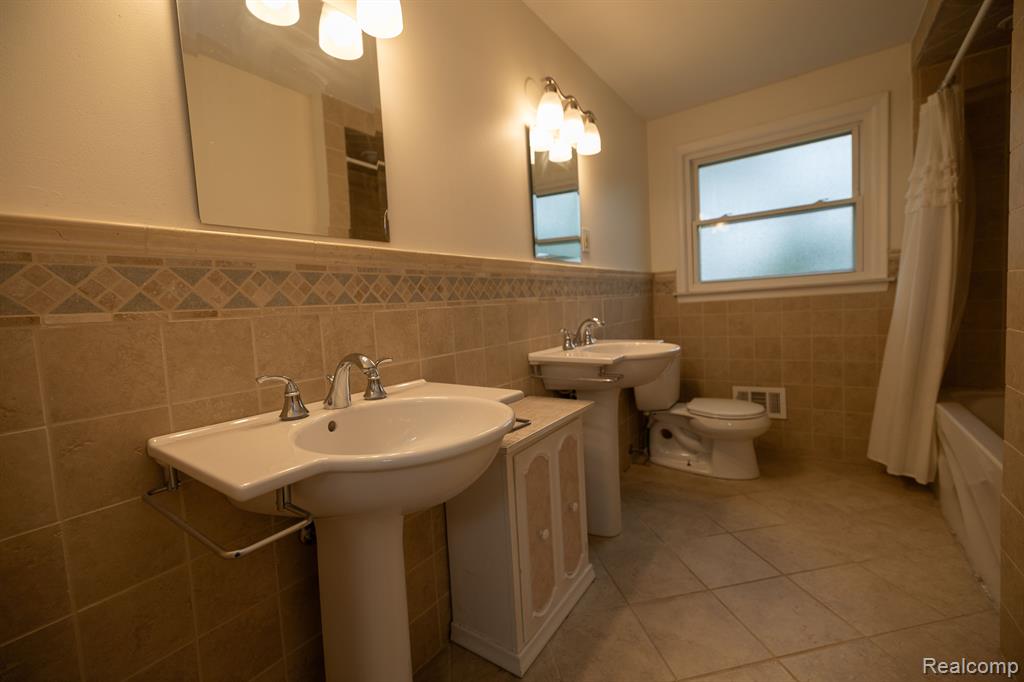 6825 ALDERLEY Way, West Bloomfield, MI — Photo 42