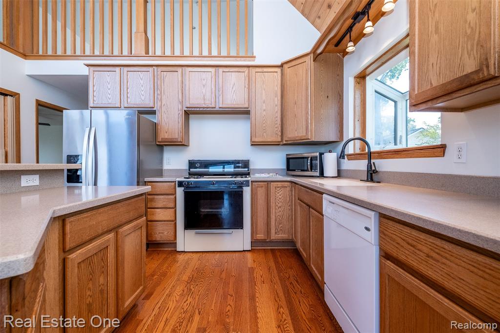 782 Appalachi Street, Commerce Twp, MI 48390 — Photo 17