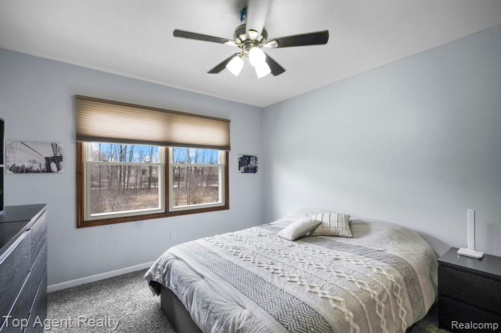 445 LEXINGTON Drive, Rochester Hills, MI 48307 — Photo 23