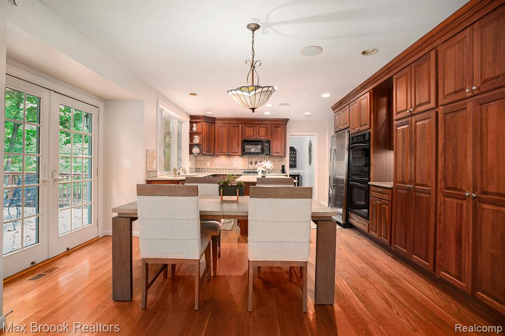 32533 Robinhood Drive, Beverly Hills, MI 48025 — Photo 17
