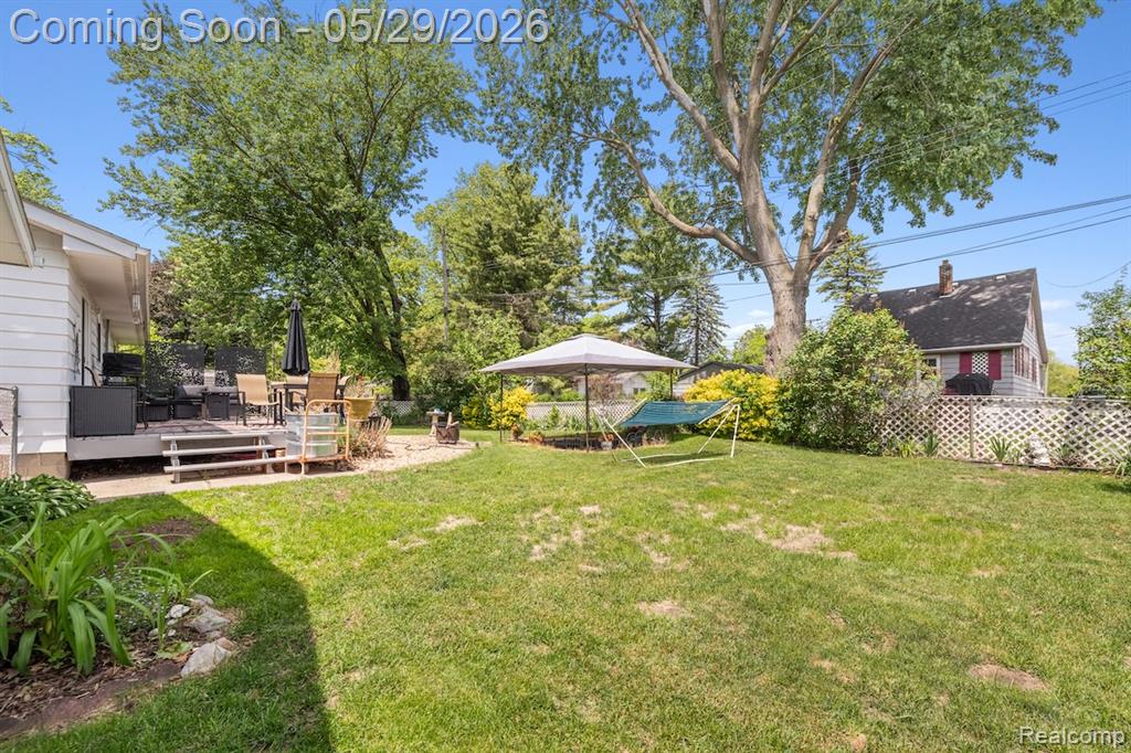 588 Illinois Street, Howell, MI 48843 — Photo 21