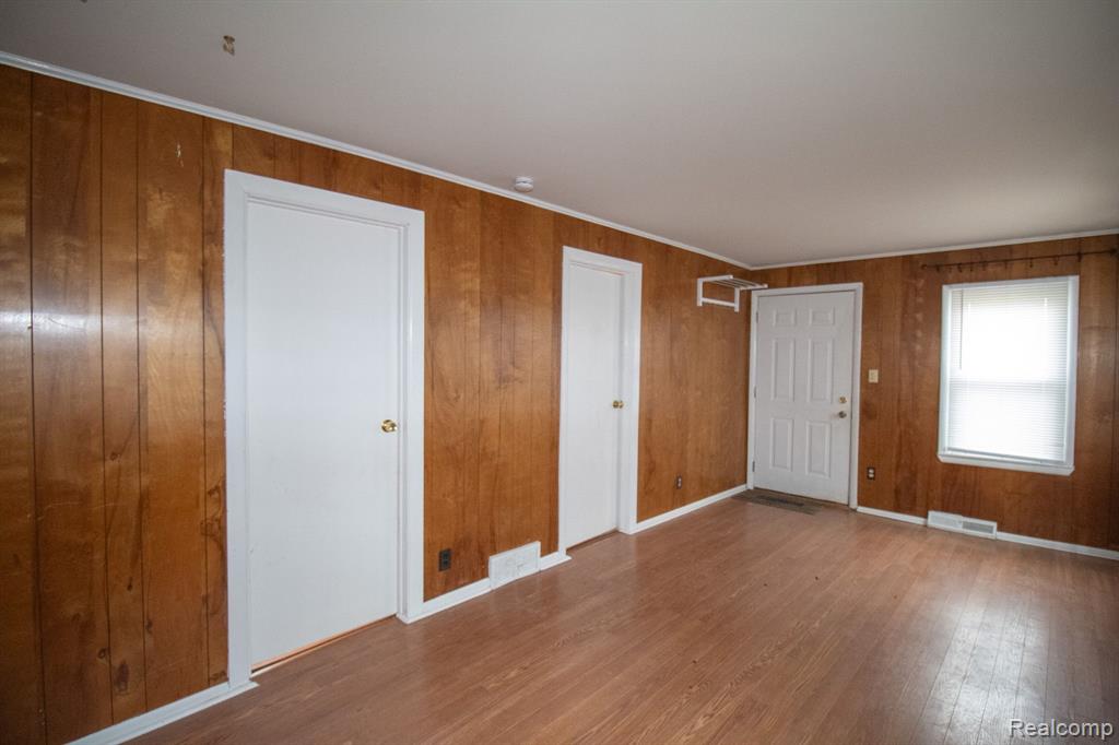 4016 JACKSON Street, Dearborn Heights, MI 48125 — Photo 4