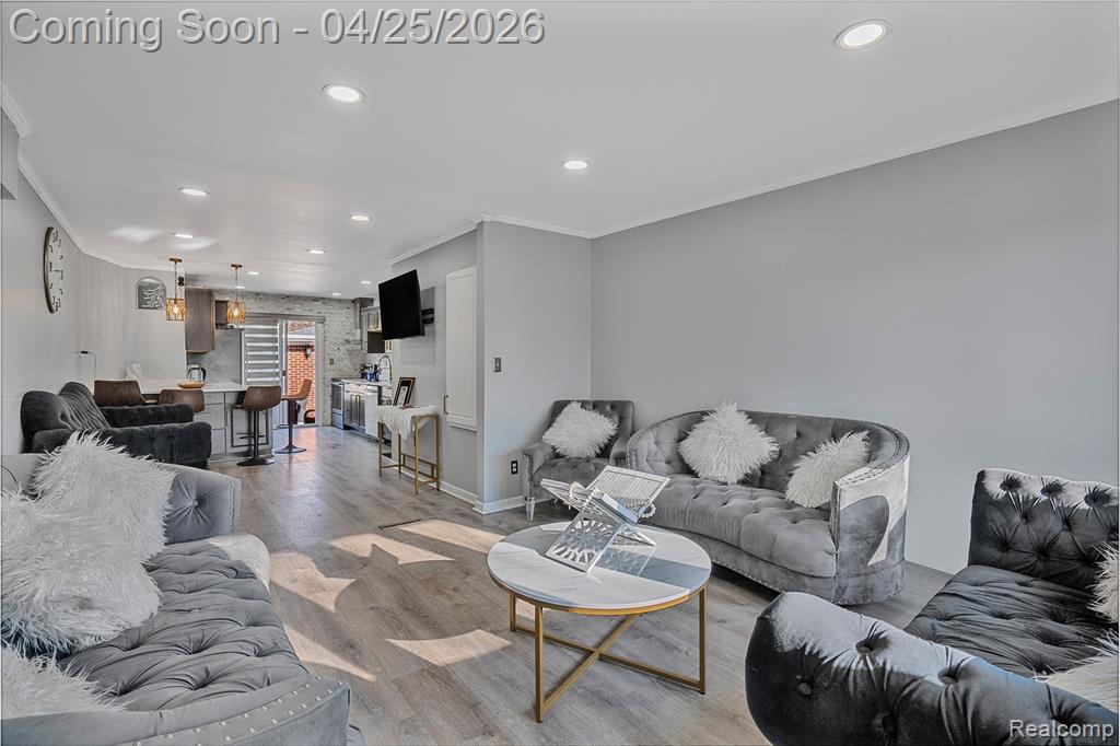 6212 N Evangeline Street, Dearborn Heights, MI 48127 — Photo 5