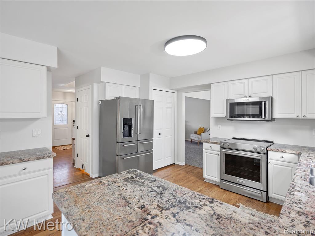 441 DORCHESTER Way, Milford, MI 48381 — Photo 19