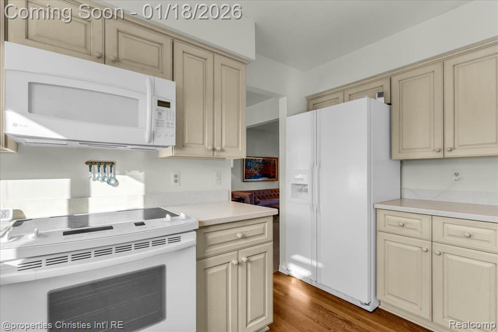 6260 Nicholas Drive, West Bloomfield, MI — Photo 15