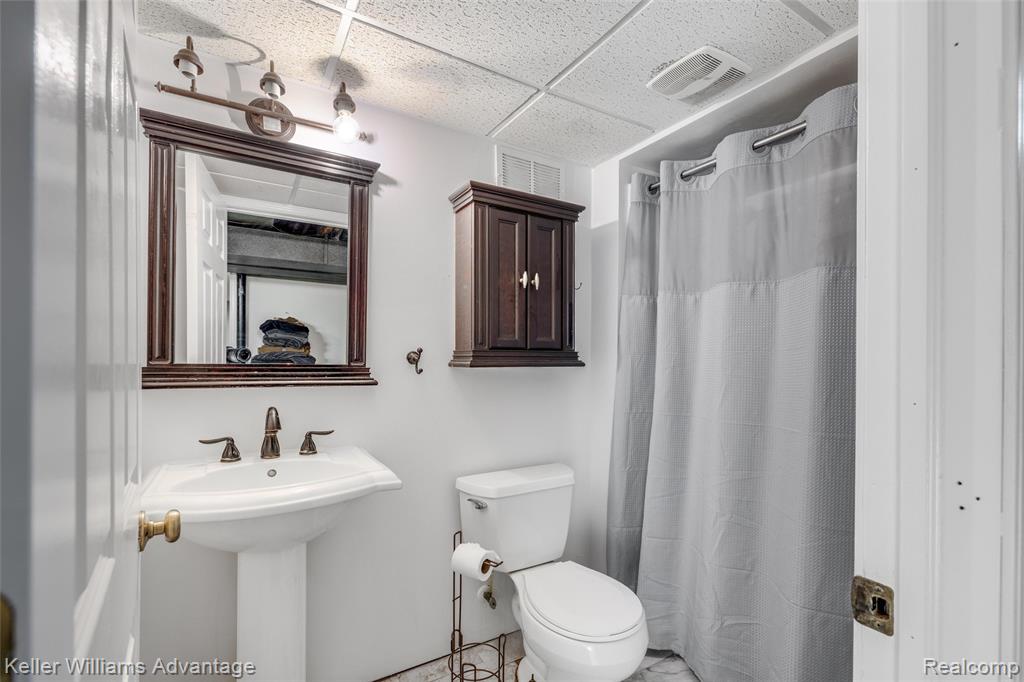 19071 Coachwood Road, Riverview, MI 48193 — Photo 30