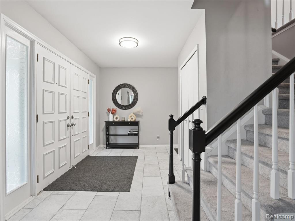 37296 Maple Leaf Court, Clinton Twp, MI 48036 — Photo 3