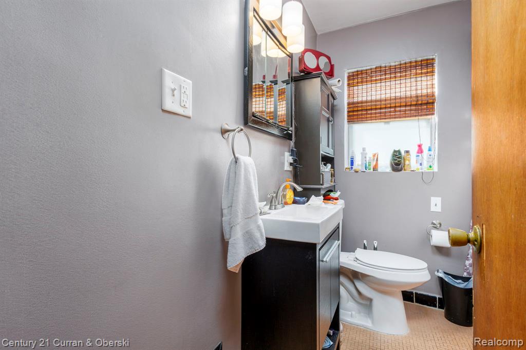 525 Garfield Avenue, Lincoln Park, MI 48146 — Photo 10
