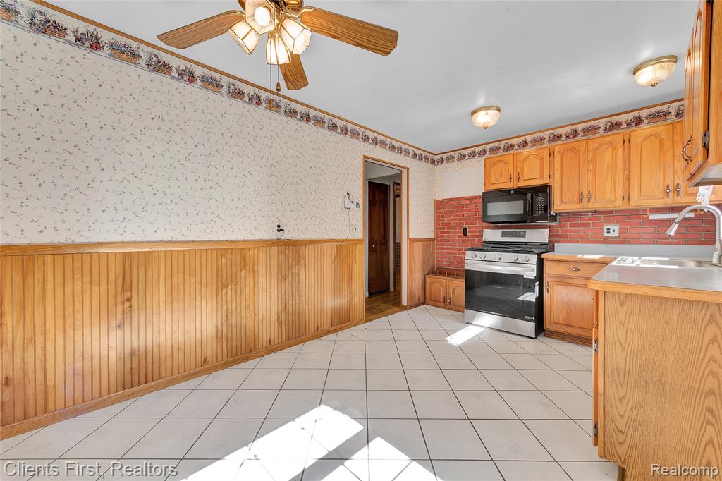 41527 Hamlin Street, Belleville, MI 48111 — Photo 9