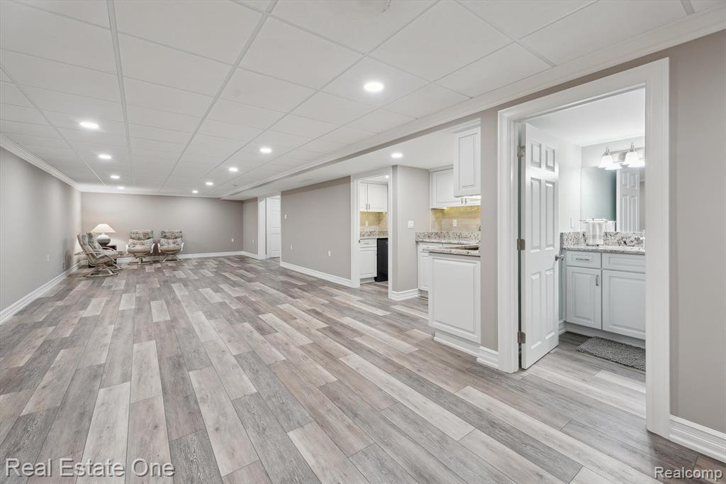 446 Delmar Court, Highland, MI — Photo 37