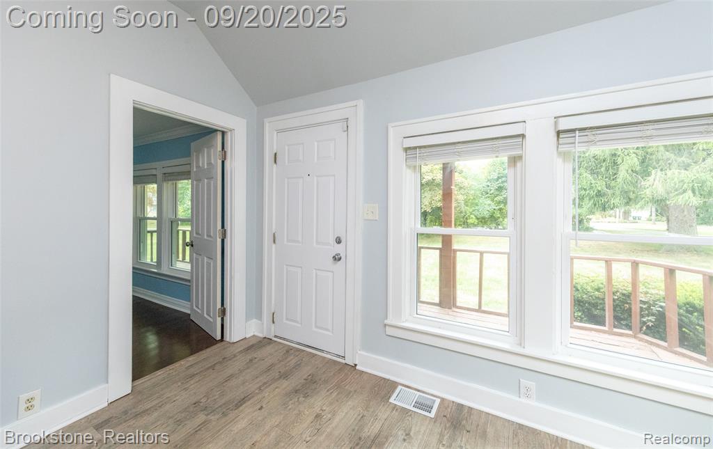 810 Beardon, Lake Orion, MI 48362 — Photo 14