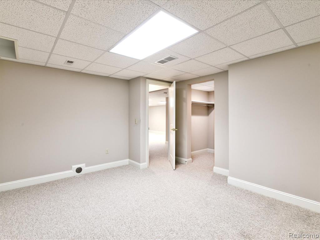 3084 Aberdeen Court, Port Huron, MI 48060 — Photo 32