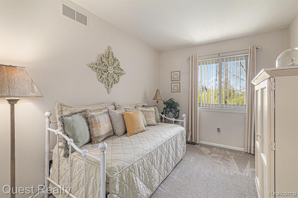 7897 MEADOW Drive, Waterford, MI 48329 — Photo 22