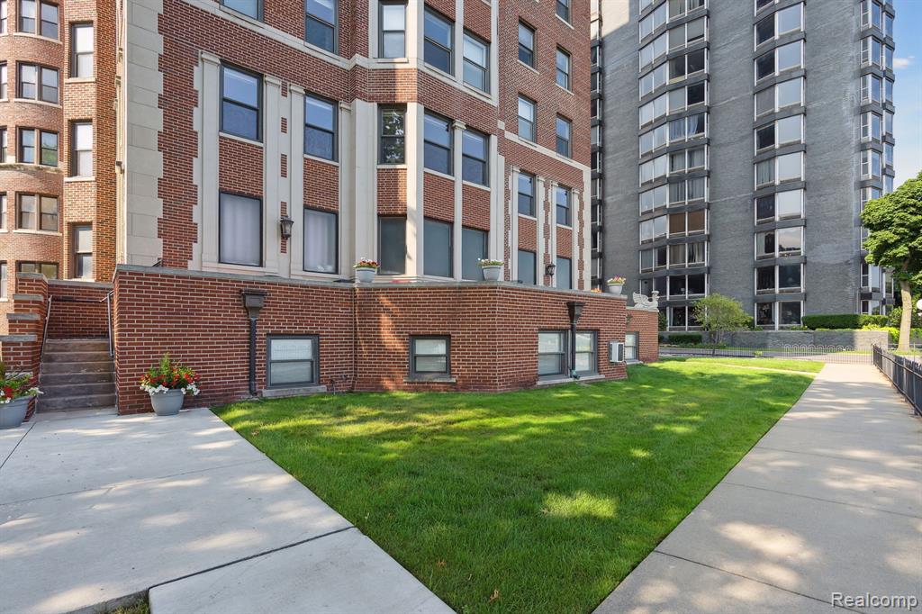 8162 E JEFFERSON Avenue, 7B, Detroit, MI 48214 — Photo 36
