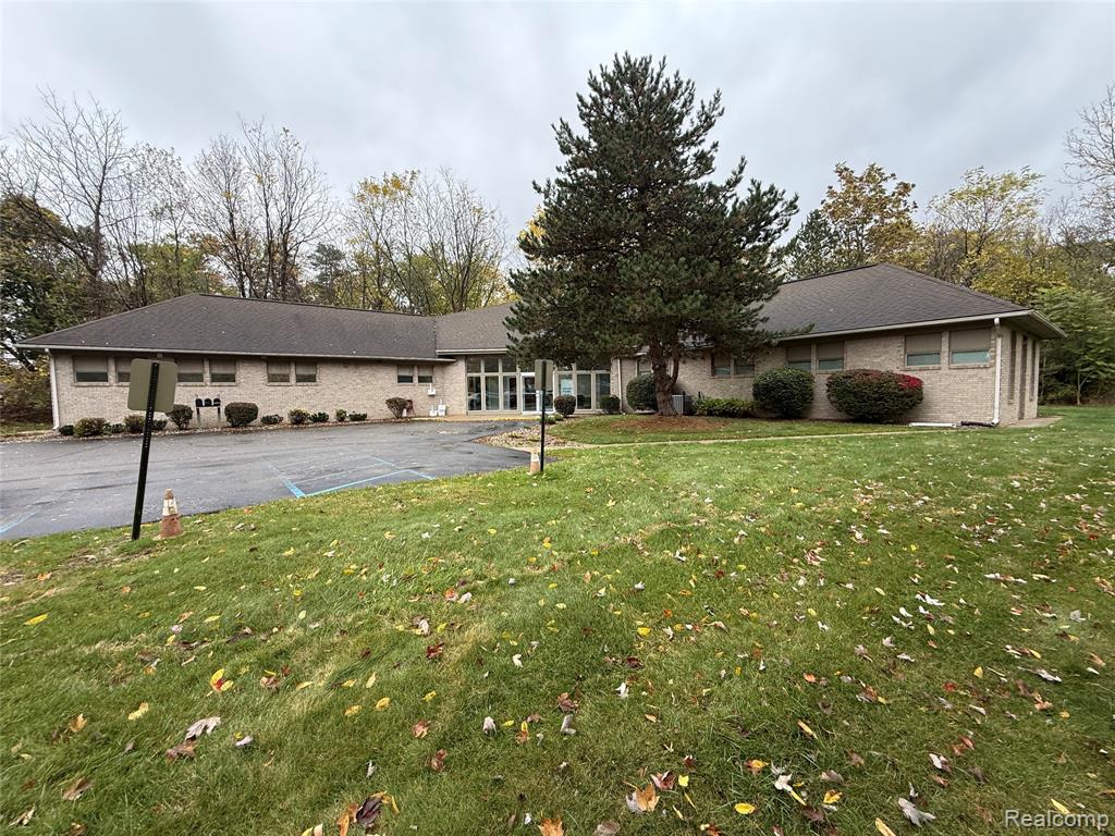 3380 Beecher Road, Flint, MI 48532 — Photo 2