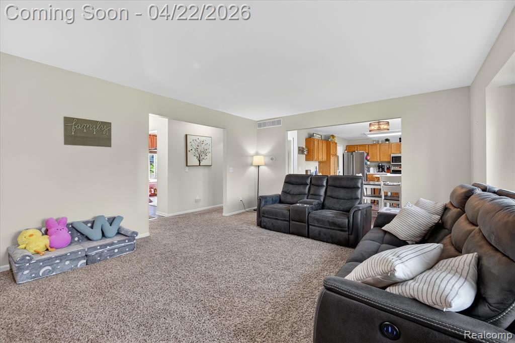 410 Bent Oak Street, Fenton, MI 48430 — Photo 10