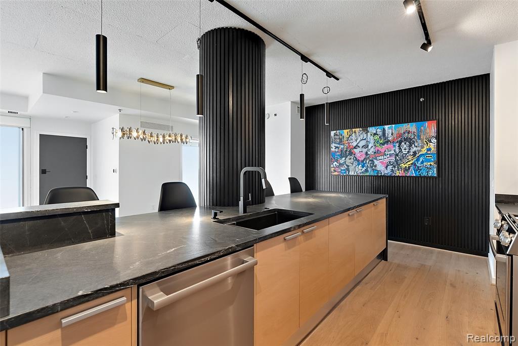 432 S Washington Avenue, 1404, Royal Oak, MI 48067 — Photo 19