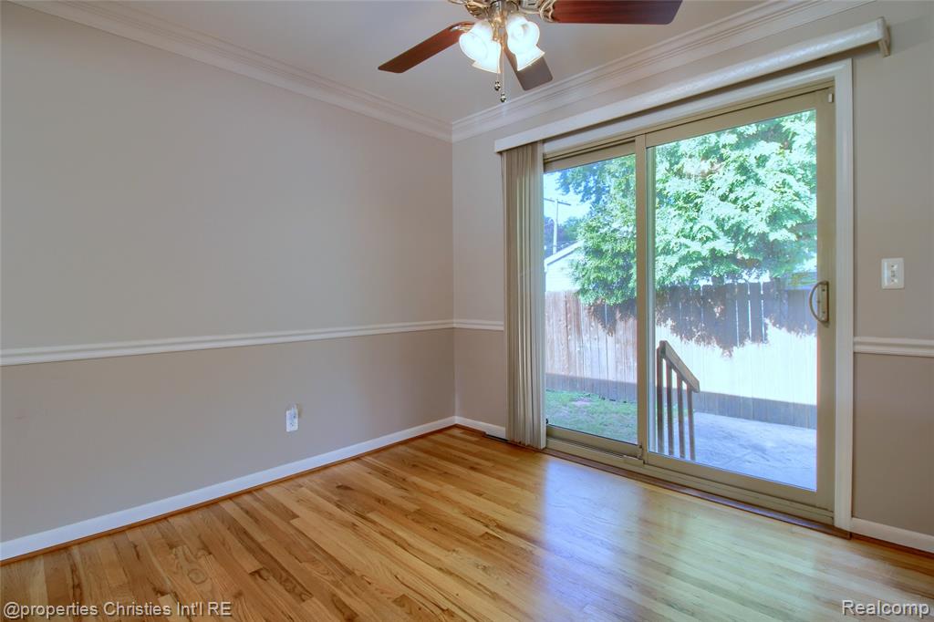565 Center Ridge, South Lyon, MI 48178 — Photo 13