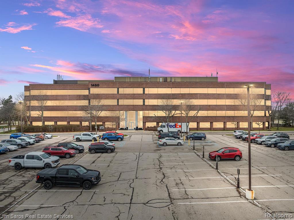 1450 W LONG LAKE Road, Troy, MI 48098