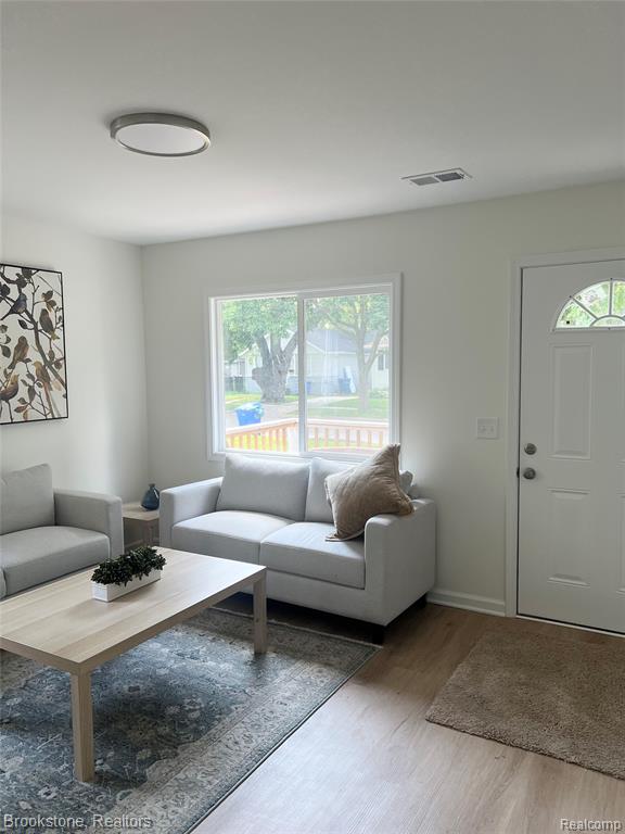 7069 Orchard Avenue, Warren, MI 48091 — Photo 4