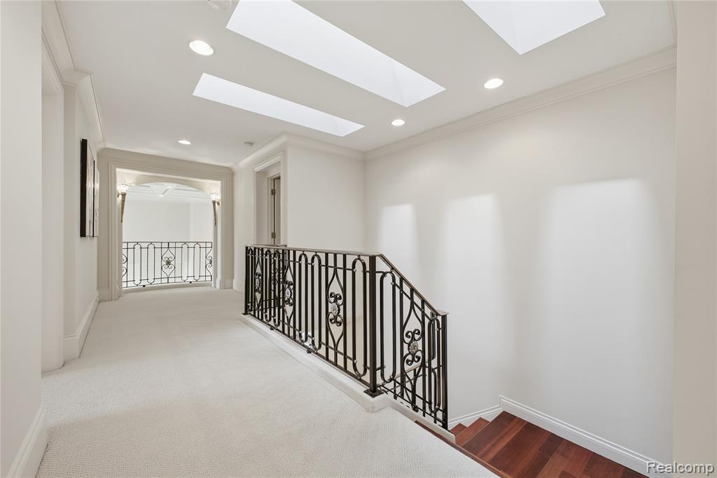 5230 Clarendon Crest Street, Bloomfield Hills, MI 48302 — Photo 28