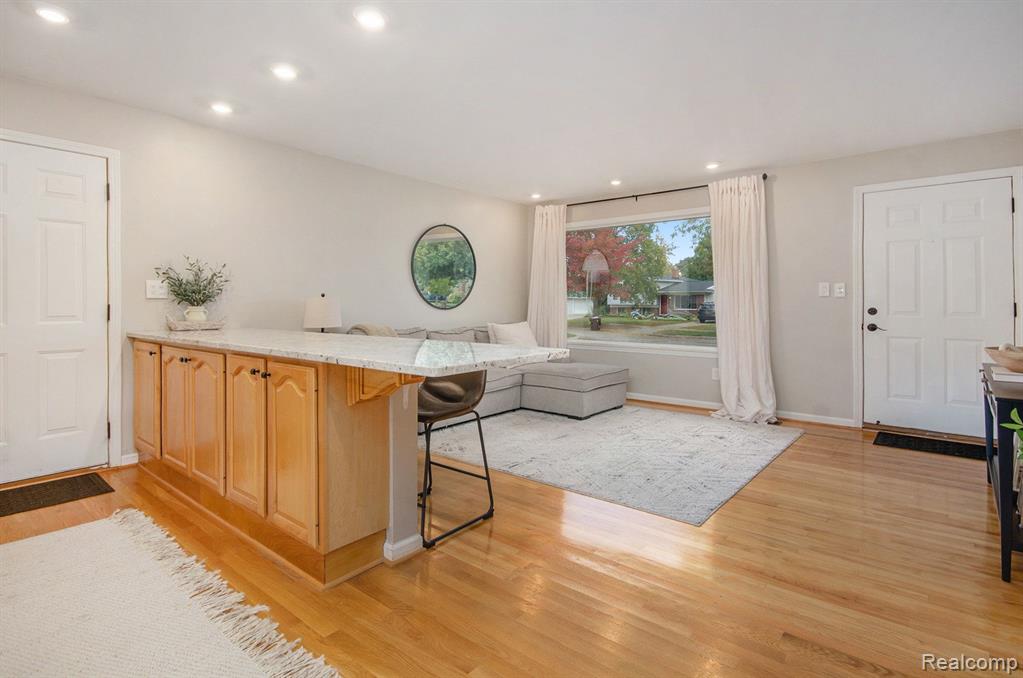 950 HARTSOUGH, Plymouth, MI 48170 — Photo 4