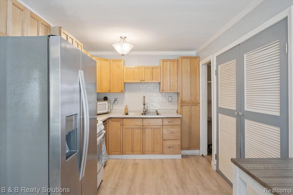 4065 Rosemound Avenue, Waterford, MI 48329 — Photo 15