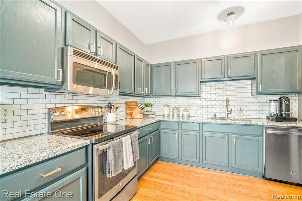 39492 ROCKCREST Lane, Northville, MI 48168 — Photo 19