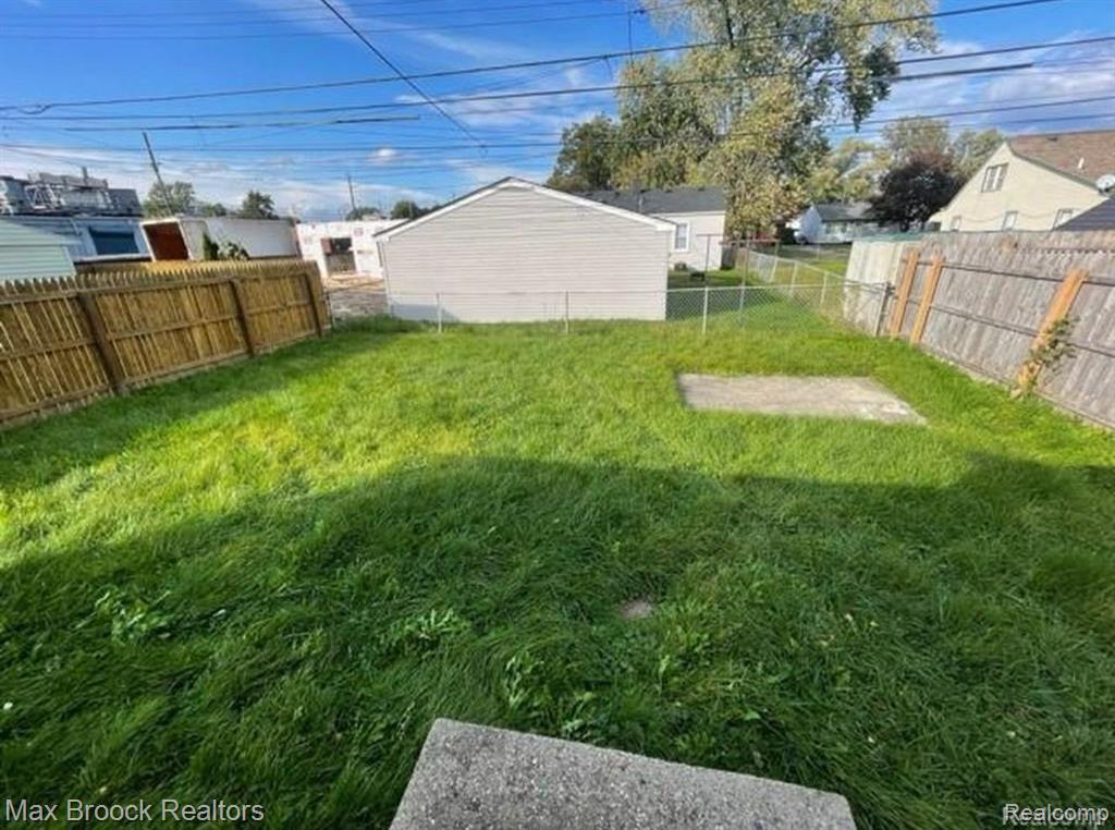 47 E Barrett Avenue, Madison Heights, MI 48071 — Photo 14