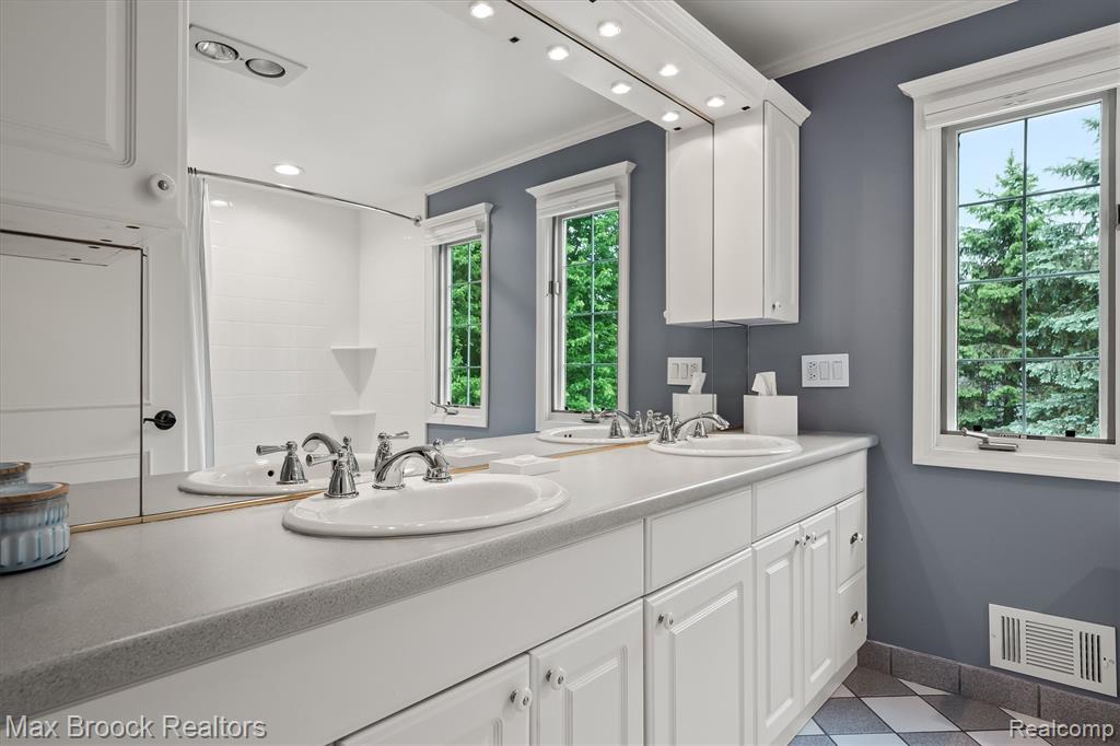 6280 Dakota Circle, Bloomfield Hills, MI 48301 — Photo 26