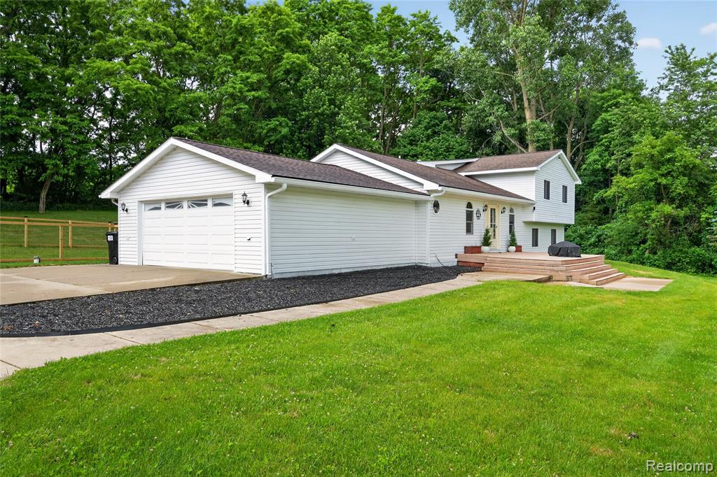 8655 Joey Drive, Pinckney, MI 48169 — Photo 7