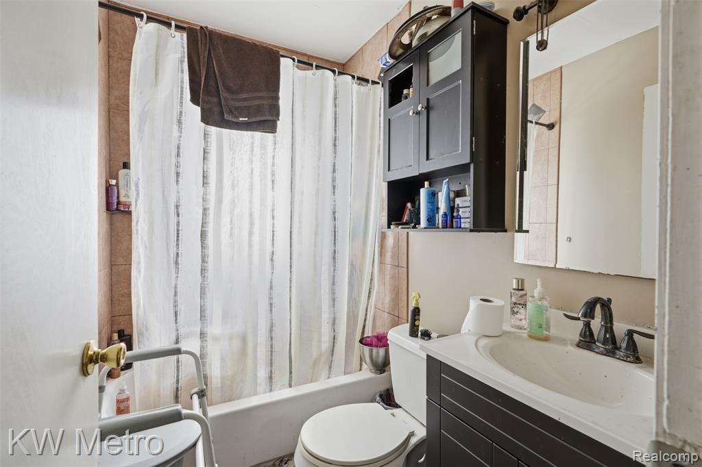 1722 Deering Street, Garden City, MI — Photo 9