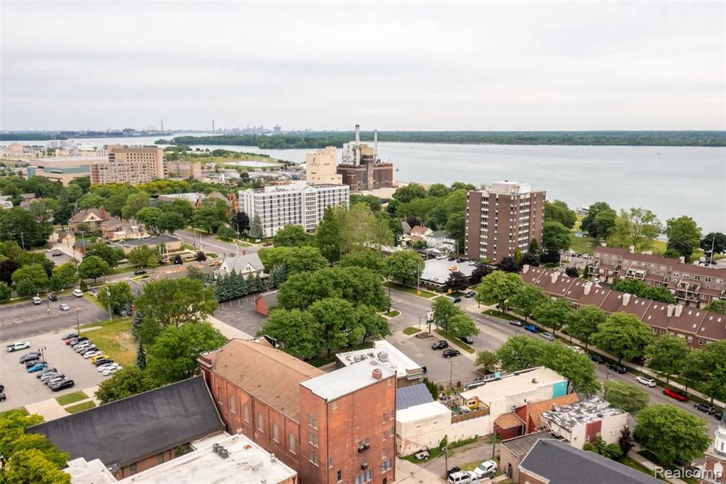 166 Oak st Street, Wyandotte, MI, 48192