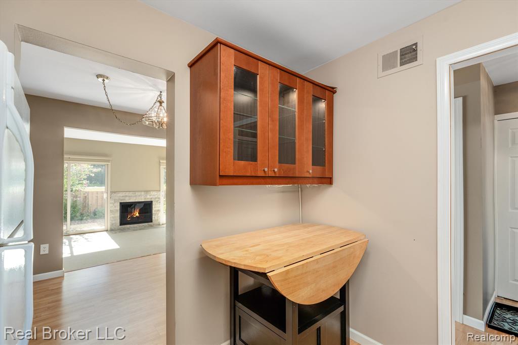1448 BRENTWOOD Drive, Troy, MI 48098 — Photo 13