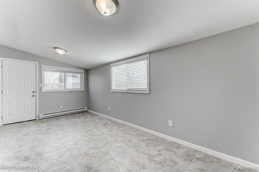 547 S Hawthorne Street, Westland, MI 48186 — Photo 29