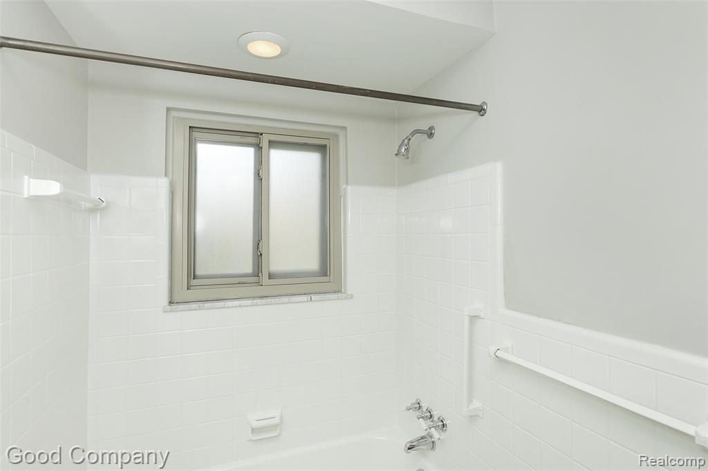 946 N Adams Road, Birmingham, MI 48009 — Photo 13