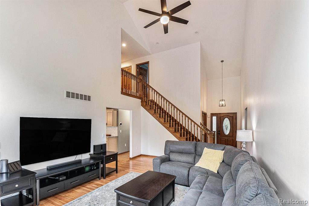 4024 AUSTIN Court, Lapeer, MI 48446 — Photo 3