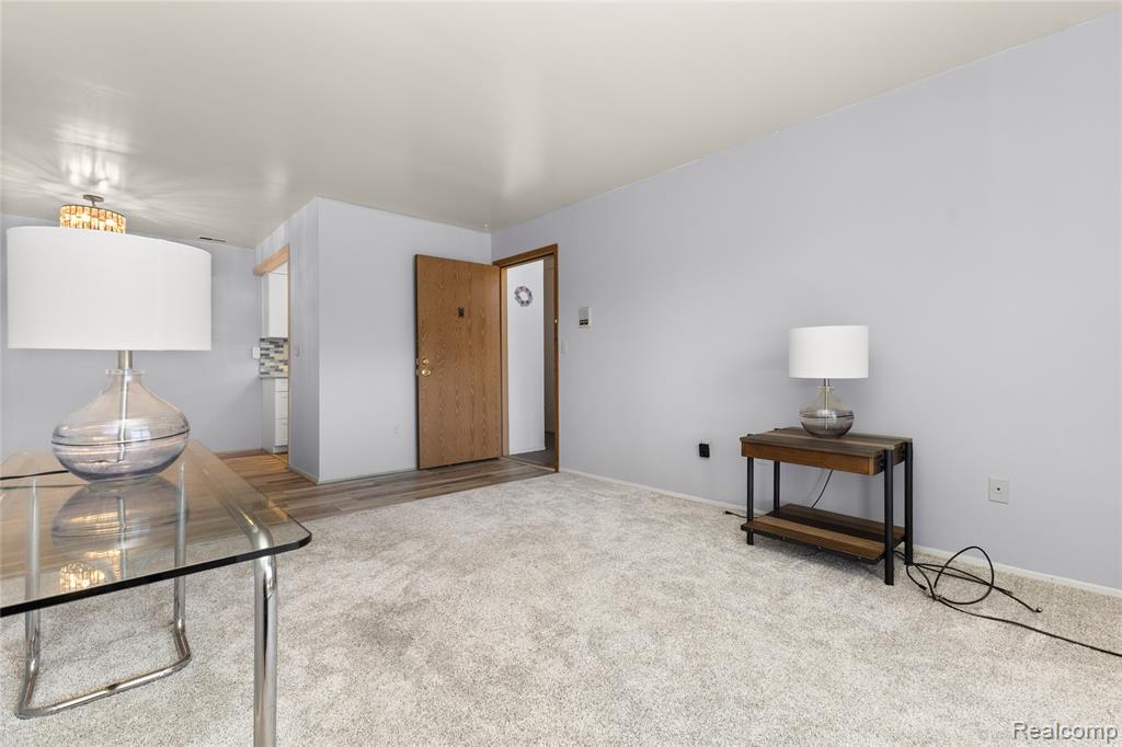 7806 Manor Circle, 101, Westland, MI — Photo 10