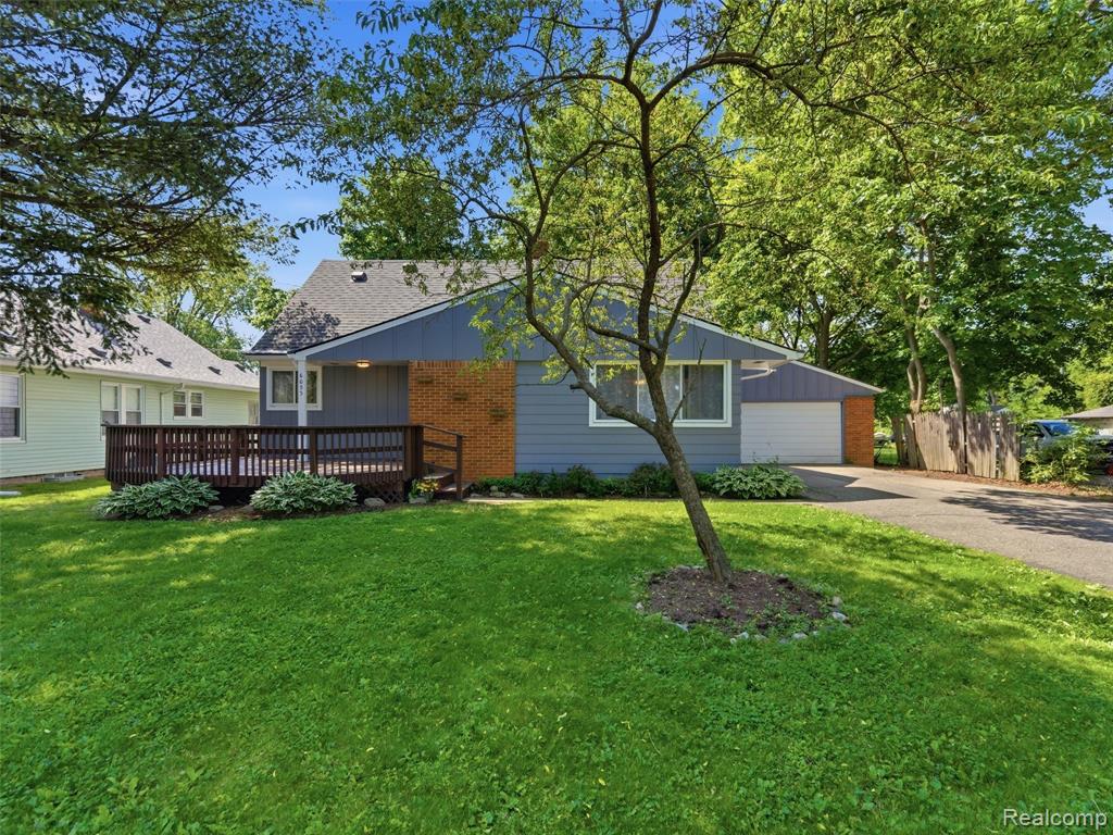 6053 Van Syckle Avenue, Waterford, MI 48329 — front exterior