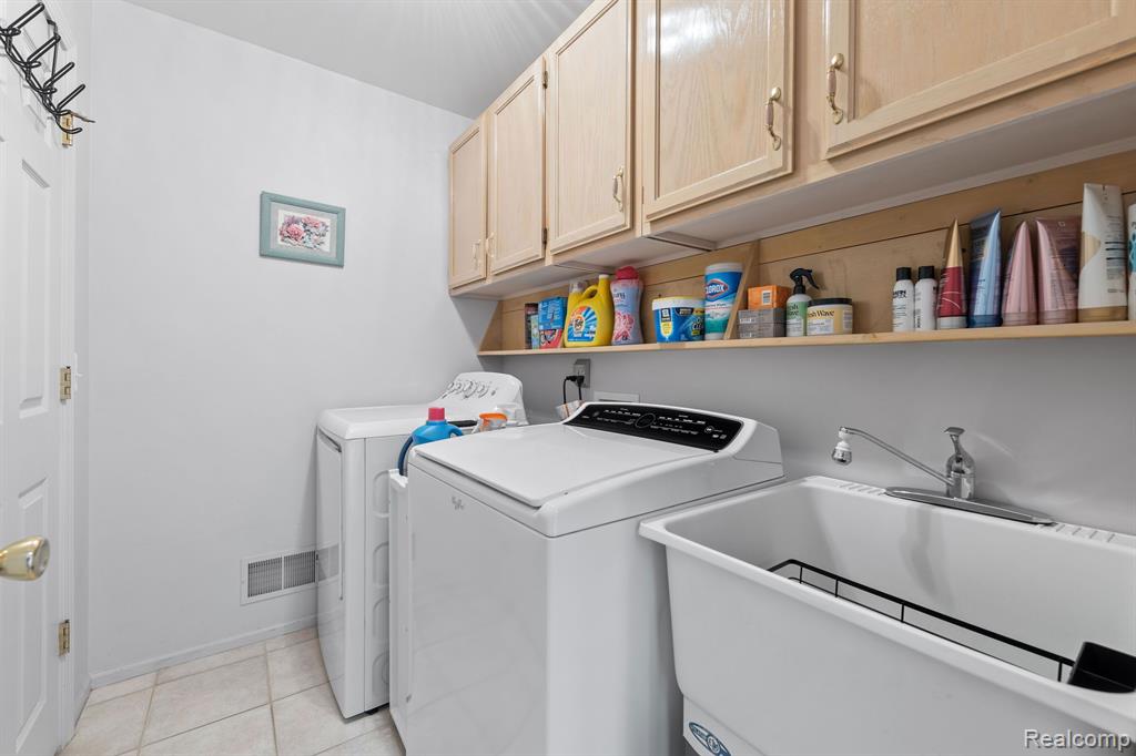 48548 Fairmont Drive, Macomb, MI 48044 — Photo 19