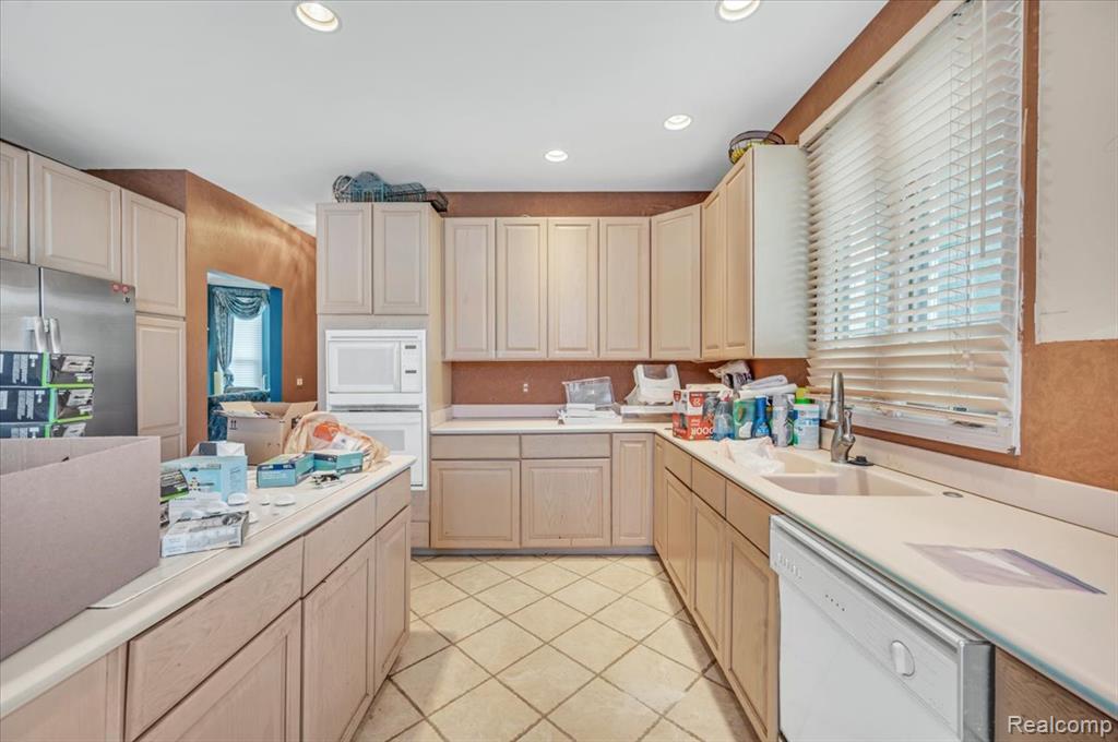 7882 Glacier Club Drive, Washington, MI — Photo 9
