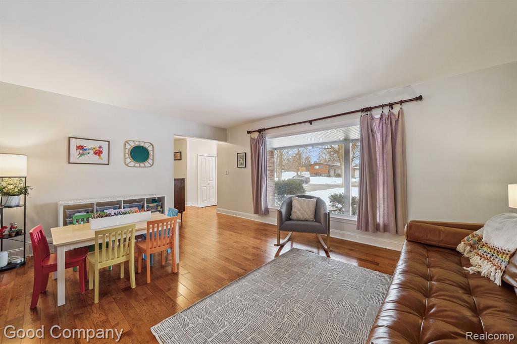 3370 INDIANDALE Drive, Orchard Lake Village, MI 48324 — Photo 23